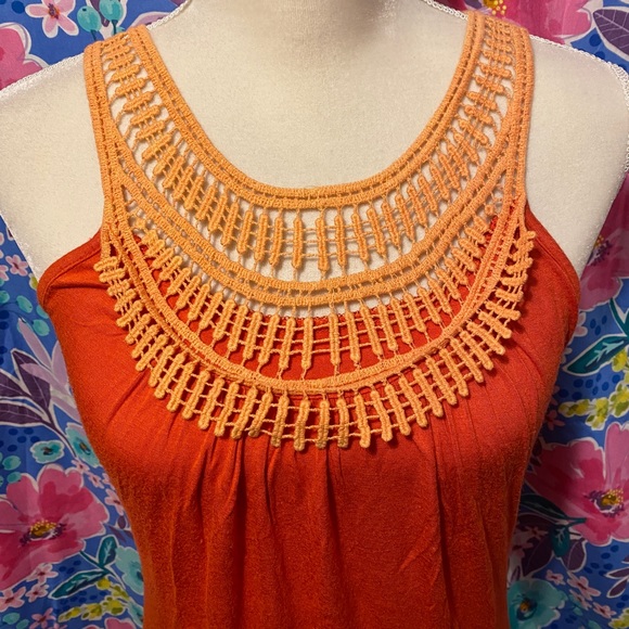 💕3 for $20💕 Tank top - Picture 2 of 3